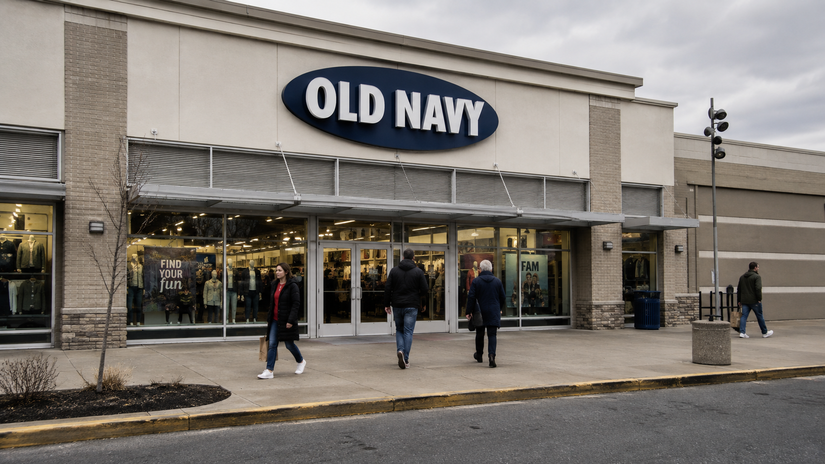 Gap Raised Its Profit Forecast and Cut Its Sales Outlook on the Same Day. Both Are True.